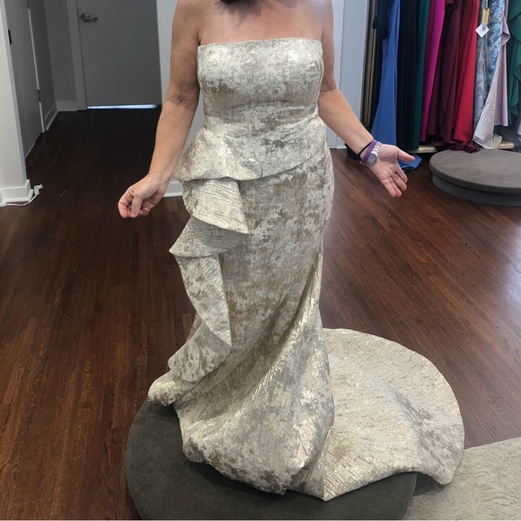 Never worn mother of the bride metallic gown - Picture 7 of 7